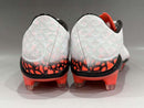 CHUTEIRA NIKE HYPERVENOM SE ELITE CAMPO PRETO LARANJA ( muda de cor ao tocar na água )