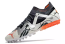 CHUTEIRA SOCIETY PUMA FUTURE ULTIMATE MG BRANCA/PRETA/LARANJA (PRONTA ENTREGA)
