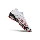 CHUTEIRA SOCIETY PUMA FUTURE ULTIMATE MG BRANCA/PRETA (PRONTA ENTREGA)