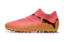 PUMA FUTURE ULTIMATE SOCIETY MG LARANJA SALMÃO
