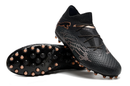 PUMA FUTURE ULTIMATE SOCIETY MG PRETO GOLD