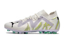 CHUTEIRA SOCIETY PUMA FUTURE ULTIMATE MG BRANCA (PRONTA ENTREGA)